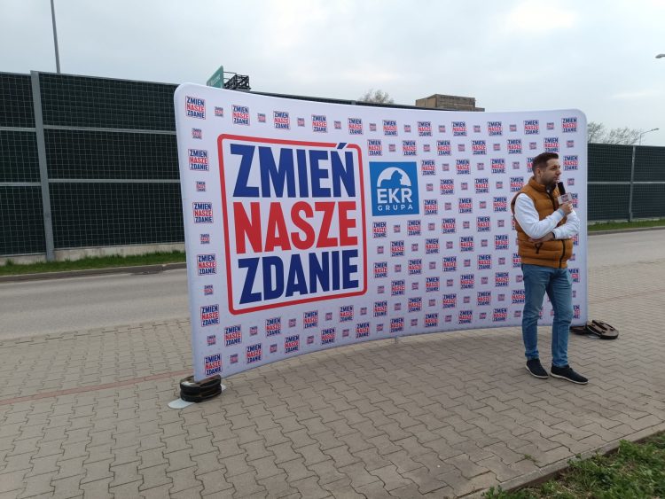 Patryk Jaki w Kielcach. Była krytyka KO, a także udowadnianie, że Kaczyński nie jest szaleńcem politycznym