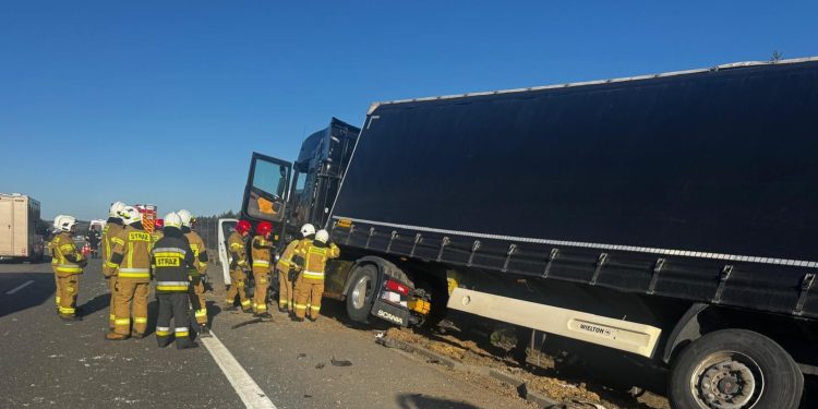 Wypadek na trasie S7 w Tokarni