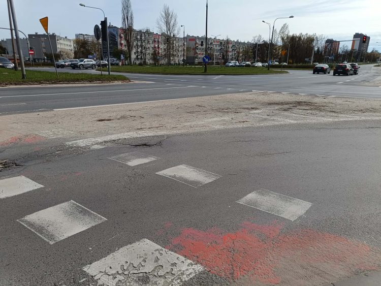 Piasek na kieleckich ulicach. MZD przyznaje, że rozpoczął sprzątanie w kwietniu… i że Akcja Zima dopiero się kończy