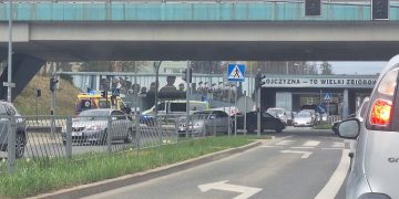 33 – latek zasłabł za kierownicą. Zdarzenie na skrzyżowaniu ulic Armii Krajowej i Żytniej