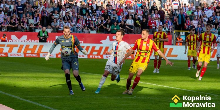 Korona nie wykorzystała szans. Po przerwie była tłem dla rywala i przegrała