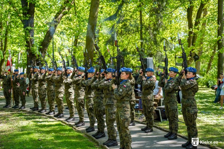 Kielczanie uczcili rocznicę uchwalenia konstytucji