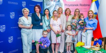 „Przystanek: Rodzina” – pilotażowy program dla pracowników urzędu marszałkowskiego