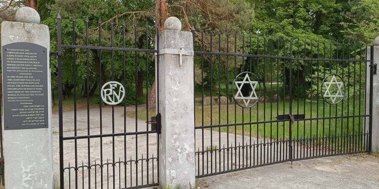 Uczczono 83. rocznicę zamordowania żydowskich dzieci przez hitlerowców