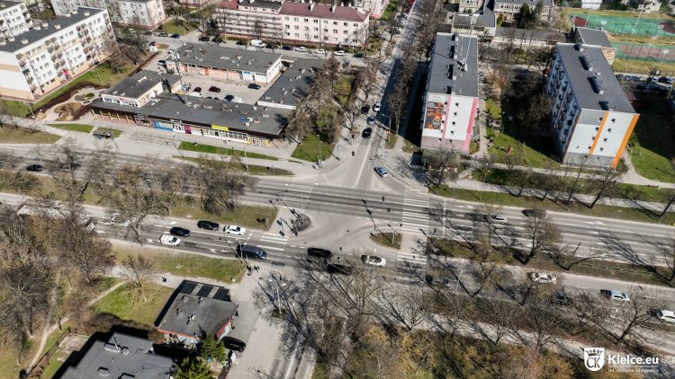 Kontynuacja prac wycinkowych. Trwają prace dotyczące S74 przez Kielce