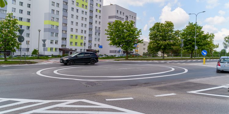 U zbiegu ul. bpa Jaworskiego i Krzyżanowskiej powstało rondo