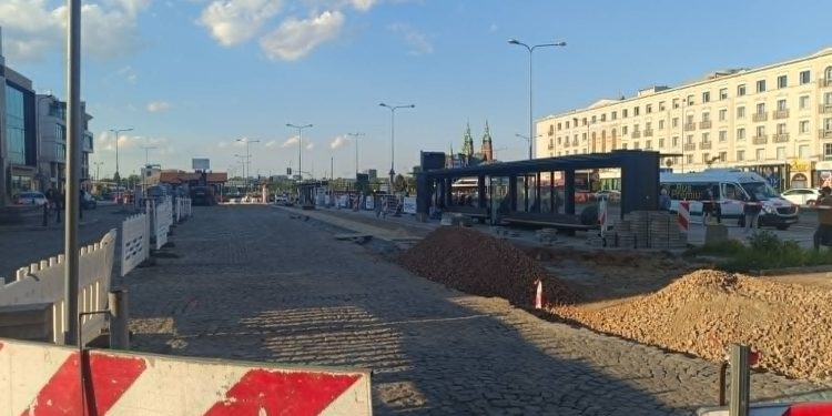 Utrudnienia przy dworcu PKP i nie tylko. Trwają prace przy realizacji ścieżek rowerowych
