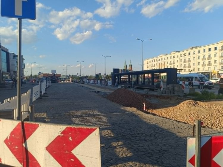 Utrudnienia przy dworcu PKP i nie tylko. Trwają prace przy realizacji ścieżek rowerowych