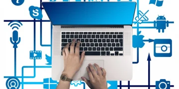 Tworzenie stron internetowych dla firm – jak wybrać agencję i nie przepłacić?