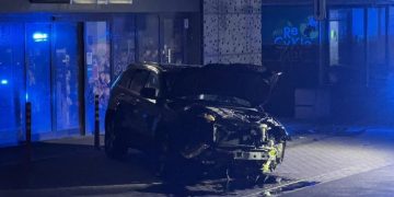 Pijany kierowca uciekał jeepem przed policją. Pościg zakończył się na Wapiennikowej