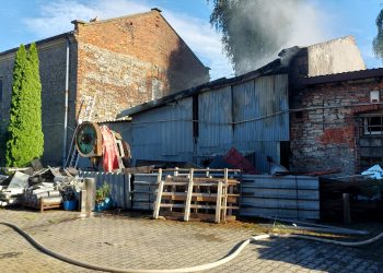 Pożar pustostanów przy alei IX Wieków Kielc