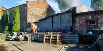 Pożar pustostanów przy alei IX Wieków Kielc