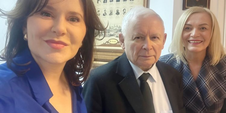 Jarosław Kaczyński spotkał się z Renatą Janik i Anną Krupką. „Był pod wielkim wrażeniem programu, który zainicjowałam”
