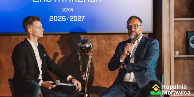 Jubileuszowy sezon z nową piłką, logo i trofeum. Ekstraklasa gotowa do świętowania stulecia
