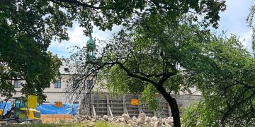 Rozpoczęła się modernizacja murów dawnego Pałacu Biskupów Krakowskich