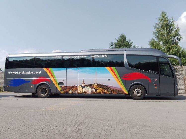 Ruszają bezpłatne autobusy turystyczne na Święty Krzyż