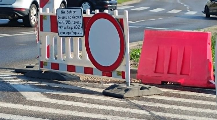 Problem z oznakowaniem przy dworcu PKP? MZD: Kierowcy nie zgłaszali nam żadnych trudności
