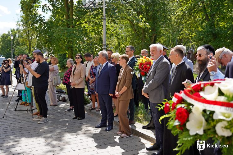 Rabin Schudrich zaapelował o jedność podczas obchodów 80. rocznicy pogromu Żydów