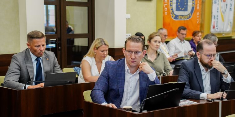 „Lokal użytkowy za remont”. Radni zgodzili się na propozycję KO