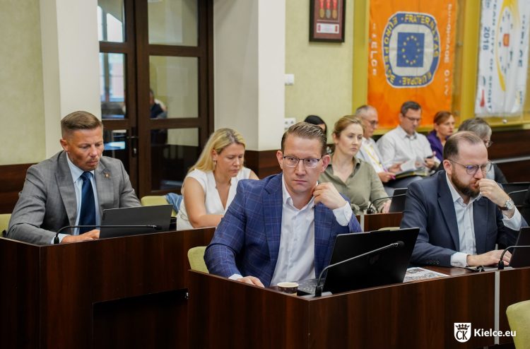 „Lokal użytkowy za remont”. Radni zgodzili się na propozycję KO