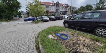 Parking przy Kościuszki na razie bezpłatny. Operator zrezygnował