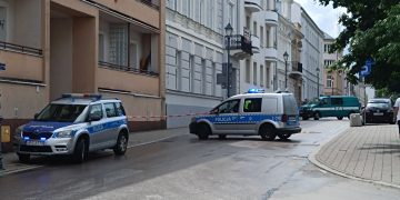Służby sprawdzają przedmiot pozostawiony w bramie Wojskowego Centrum Rekrutacji