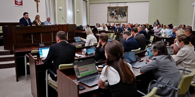 Radni po raz trzeci nie poparli kredytu konsolidacyjnego