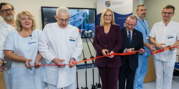 Nowoczesny robot da Vinci 5 generacji pomoże leczyć pacjentów ŚCO