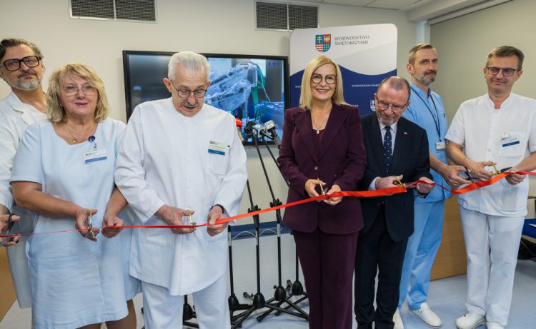 Nowoczesny robot da Vinci 5 generacji pomoże leczyć pacjentów ŚCO