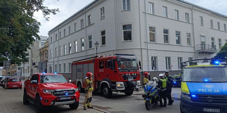 Służby sprawdzały przedmiot pozostawiony w bramie Wojskowego Centrum Rekrutacji