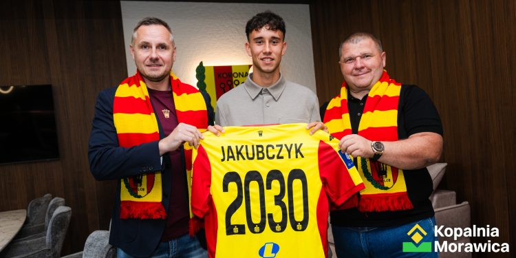 Korona wygrała walkę o wielki talent. Środek pola jak z marzeń 