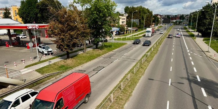 Ruszył remont nawierzchni przy Źródłowej