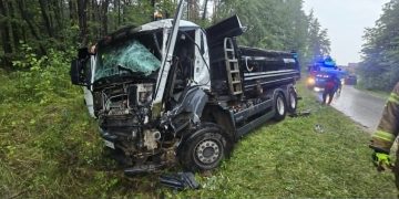 Zderzenie dwóch samochodów ciężarowych w Górnie