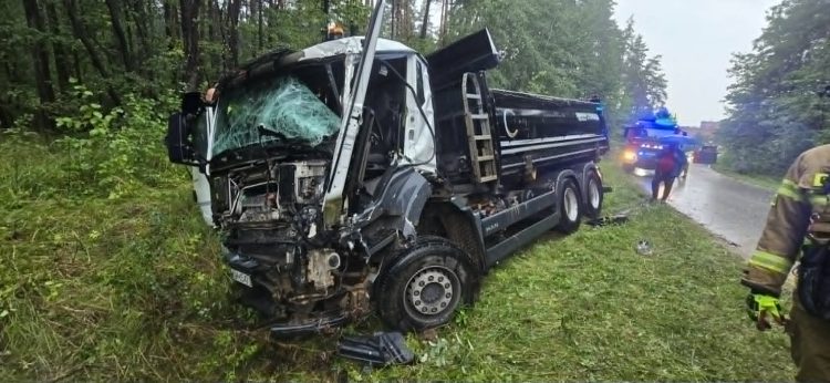Zderzenie dwóch samochodów ciężarowych w Górnie