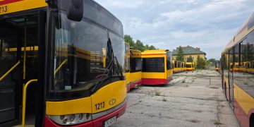 Coraz bliżej transportu autobusów do Winnicy. Fundacja kupiła już 10 pojazdów
