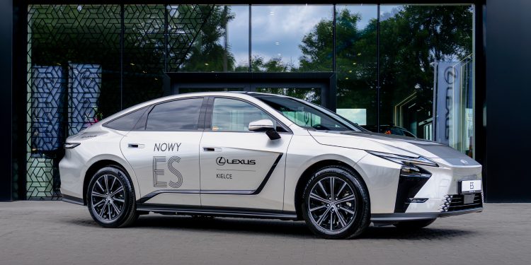 Zabezpieczone: Hybrydowy Lexus ES jest już dostępny do jazd testowych! Dni Otwarte w salonie Lexus Kielce trwają