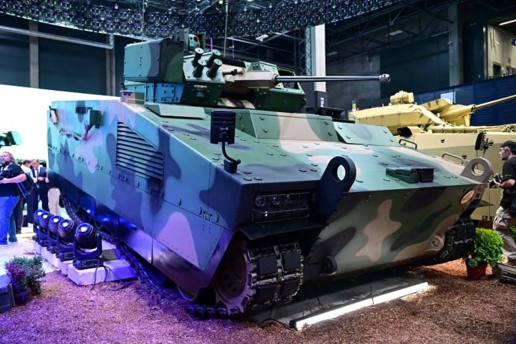 PGZ pokazała nowy ciężki bojowy wóz piechoty – 12 ton cięższy niż Borsuk, ale wysoce mobilny
