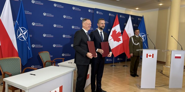 Ministrowie Obrony Polski i Kanady podpisali porozumienie w Kielcach