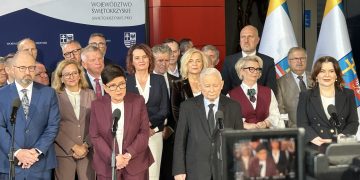 Jarosław Kaczyński w Kielcach. „Obecny rząd przegrał rokowania o środki dla Polski”