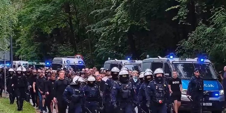 Działania policji w związku z meczem trzecioligowych rezerw Korony z Radomiakiem