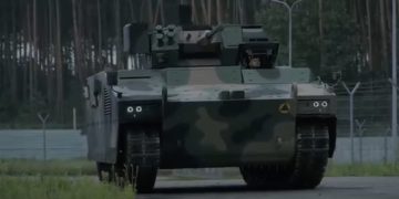 PGZ pokazała nowy ciężki bojowy wóz piechoty – 12 ton cięższy niż Borsuk, ale wysoce mobilny