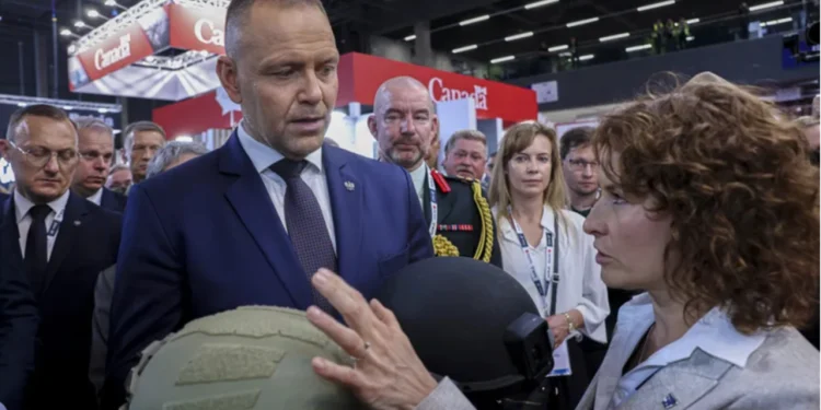 Karol Nawrocki na MSPO: O potencjale obronnym państwa decyduje umiejętność adaptacji nowych technik dronowych (opis)