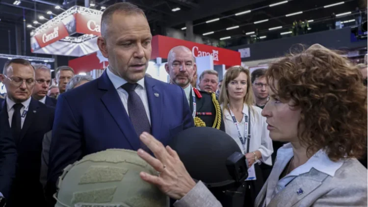 Karol Nawrocki na MSPO: O potencjale obronnym państwa decyduje umiejętność adaptacji nowych technik dronowych (opis)