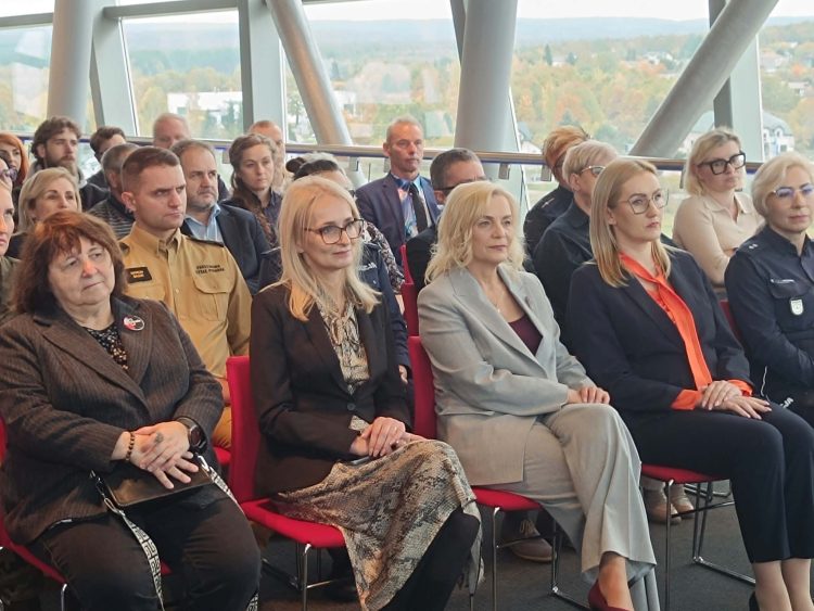 Rozmawiali o bezpiecznej pracy poza granicami kraju i przeciwdziałaniu handlowi ludźmi