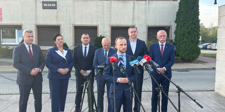 Samorządowcy podkieleckich gmin przeciw poszerzeniu Kielc