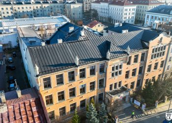 „Wszędzie lewactwo będzie pogonione”. Nauczyciel II LO im. Śniadeckiego obraża w sieci, dyrekcja: wyraz poglądów na sprawy publiczne